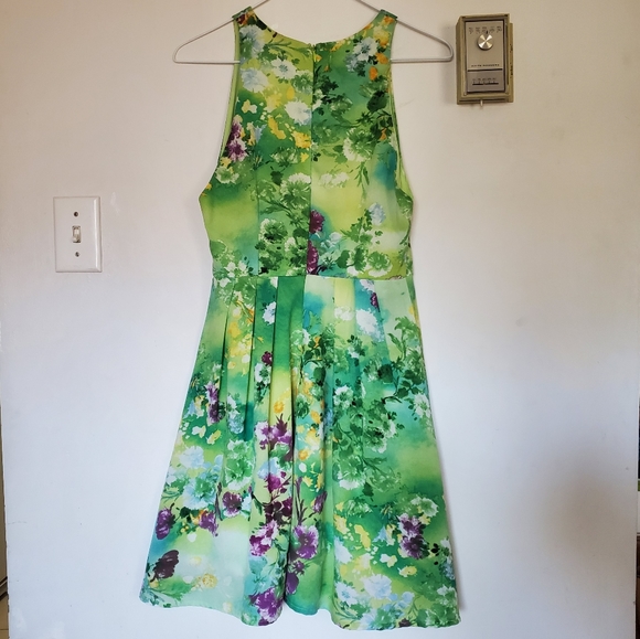 Green Floral Dress - Picture 2 of 4